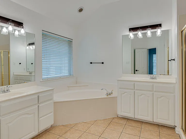 4725 Bristol Trace Trl — Photo 22