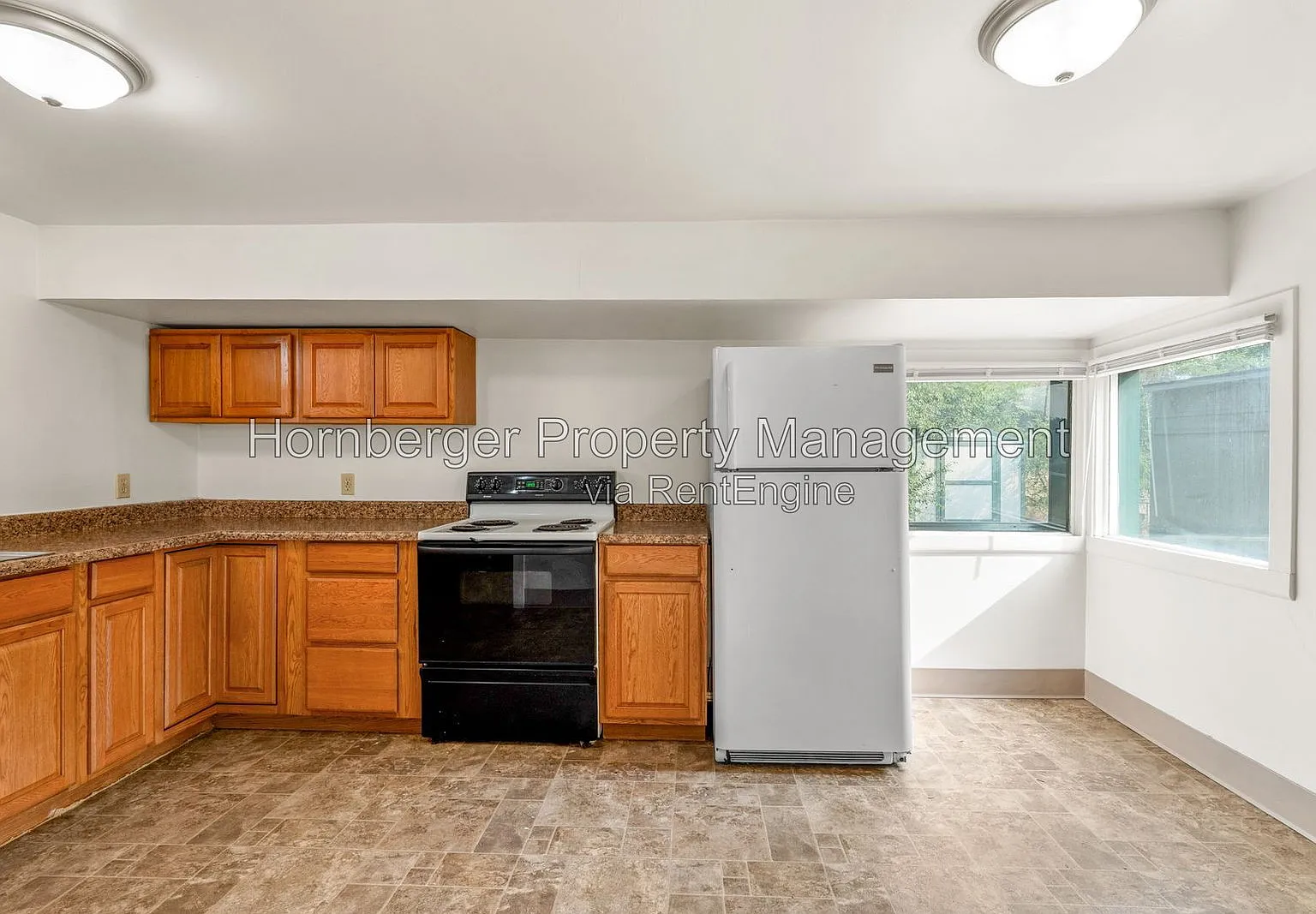2 bed, 1.5 bath, 928 sqft, $1,595 — Photo 1