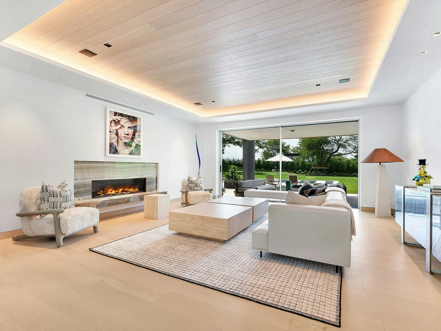 Stunning Bridgehampton Resort Style Estate Rental in Top Location — Photo 4