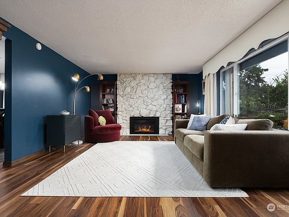 3rd image of 5001 85th Avenue W