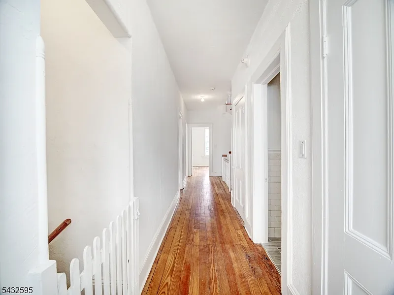4 bed, 1.5 bath, $3,999 — Photo 4