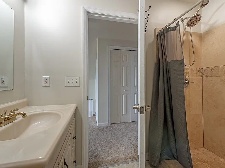 Leawood Cir — Photo 5