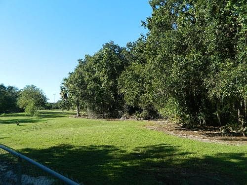 2nd image of 1983 Country Meadows Way