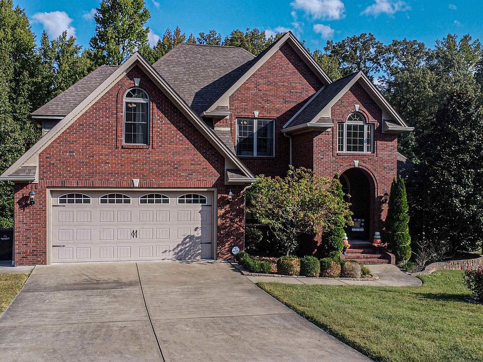1st image of 26 Barrington Cir