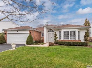 143 Country Club Dr, Commack, NY 11725