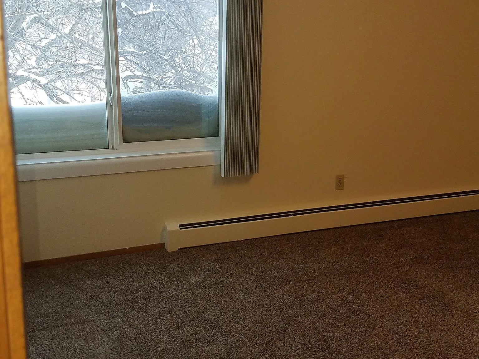 2 bed, 750 sqft, $785 — Photo 2