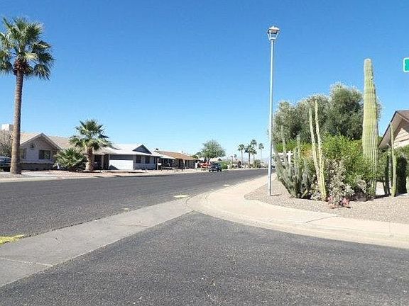 4th image of 10819 W Canterbury Dr