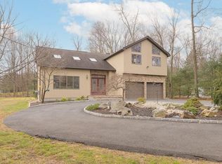 7 Sickletown Rd, Pearl River, NY 10965