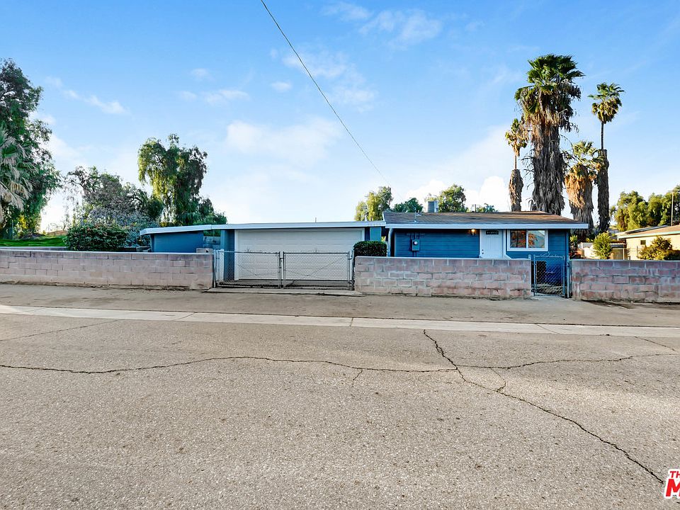 1st image of 26455 1st St