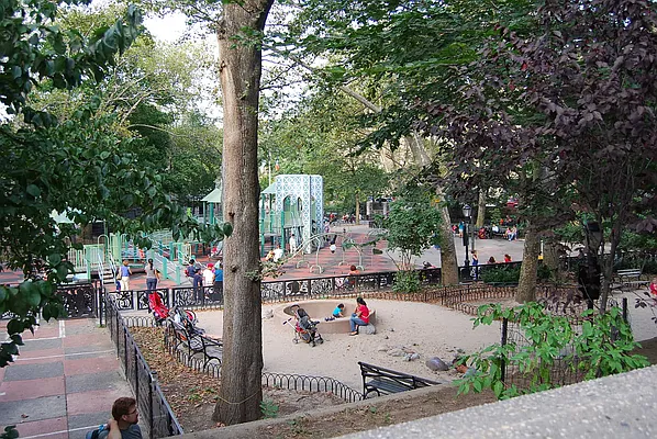 Rented by Bohemia Realty Group | media 22