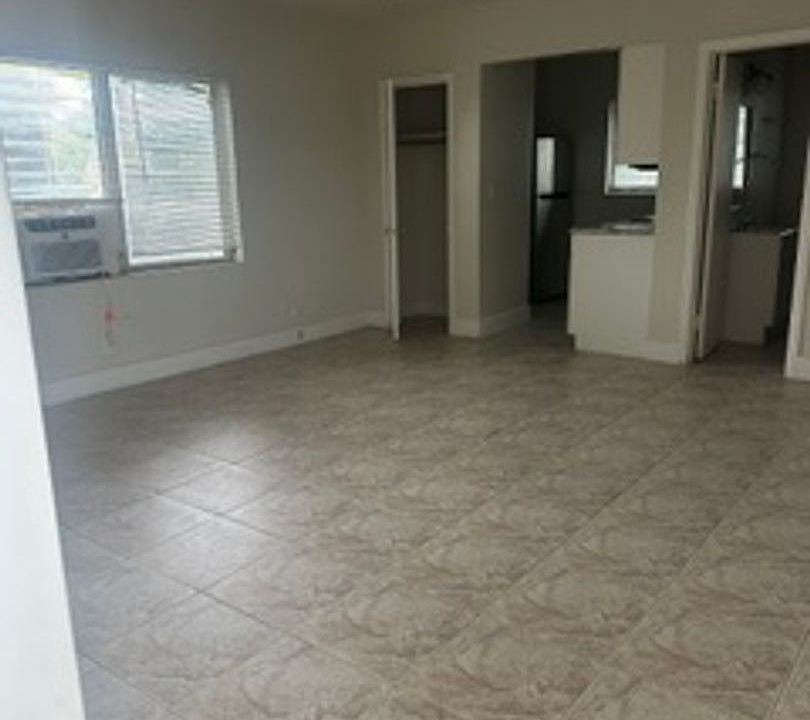 1st image of 2342 N Federal Hwy #3