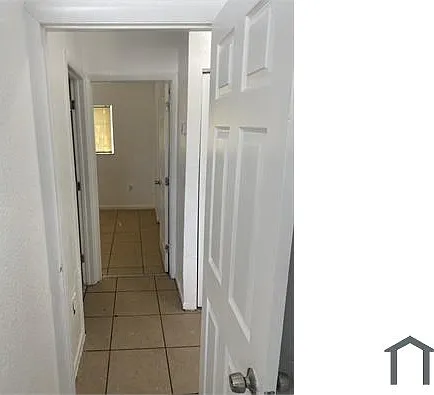 1070 NW 9th Ave #1 — Photo 8