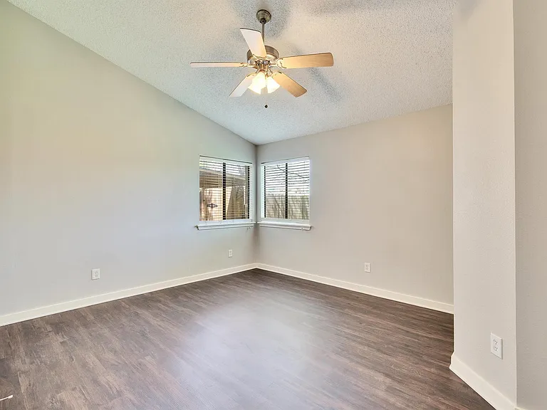 2104 Agarita Trl — Photo 16