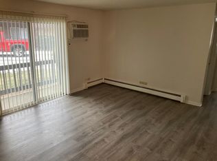 121 Town Crest Dr APT 1, New Lenox, IL 60451