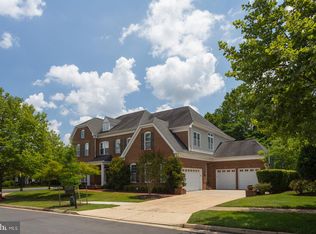 18746 Kipheart Dr, Leesburg, VA 20176