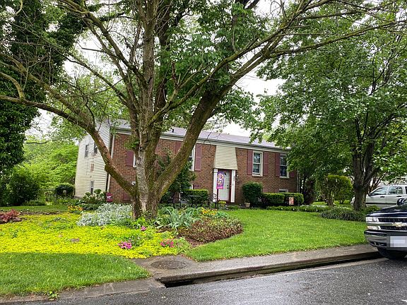 3rd image of 2805 Silver Leaf Dr
