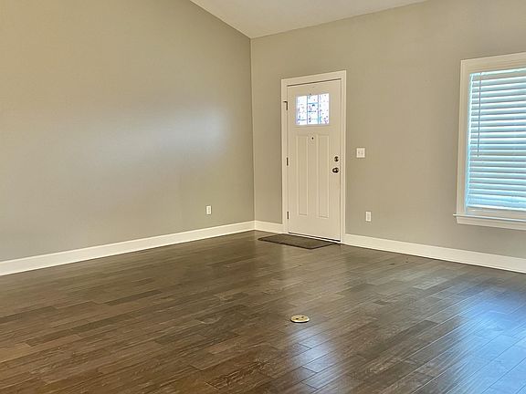 4th image of 119 Savannah Forest Cir