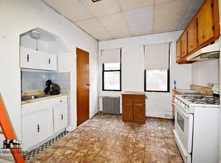 137 Devoe St #1R, Brooklyn, NY 11211