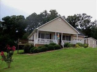 304 Dean St, Pickens, SC 29671