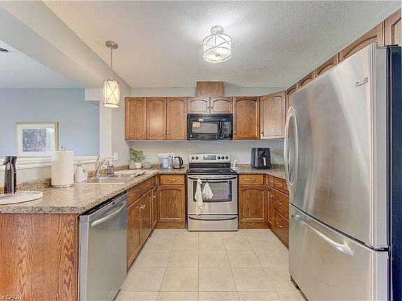 4th image of 6 Edwards St