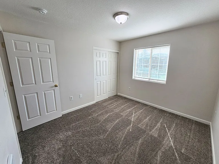 9833 N Lombard St — Photo 12