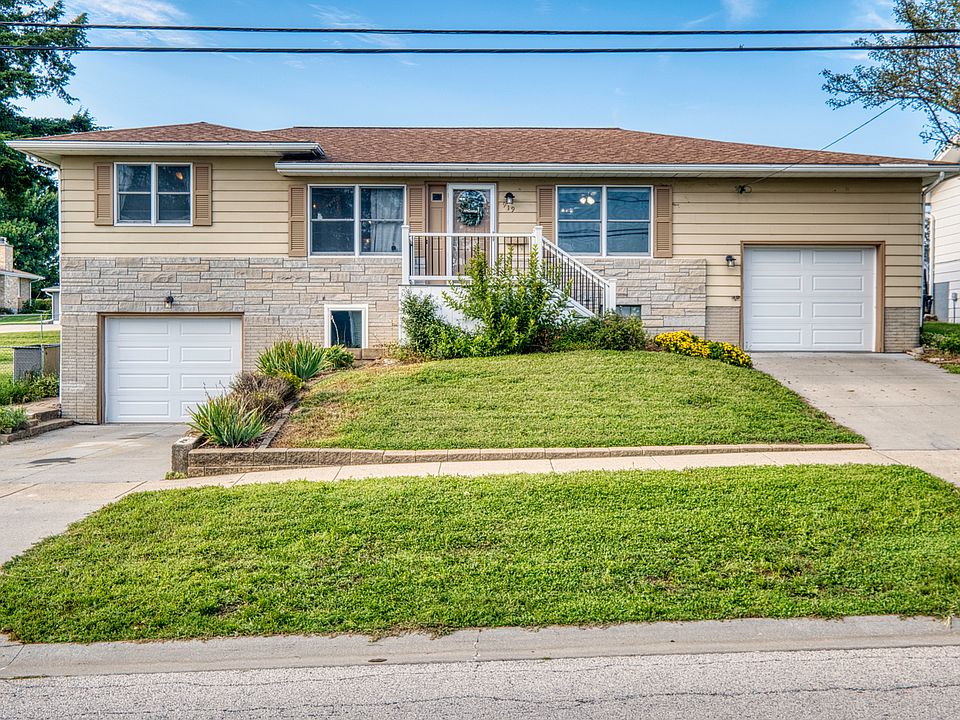 1st image of 919 3rd Ave