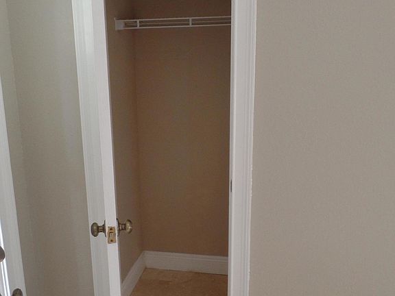 5th image of 1921 Jarboe Ln