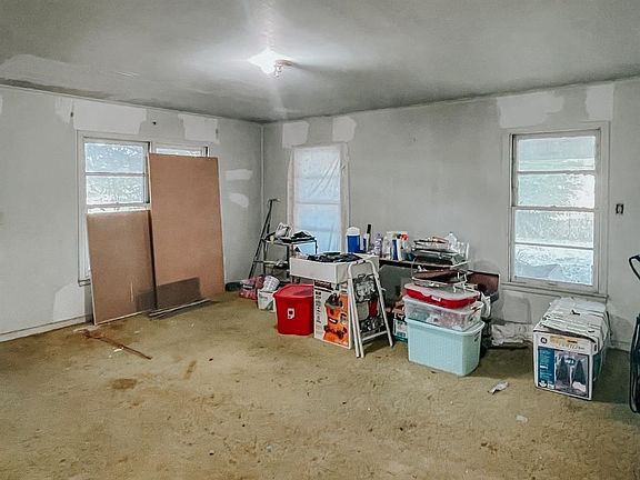 3rd image of 900 NW 2nd St