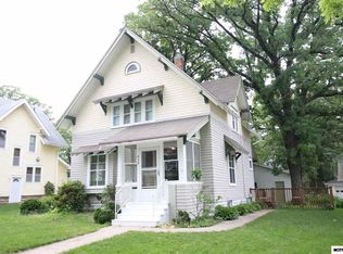 438 4th St SE, Mason City, IA 50401