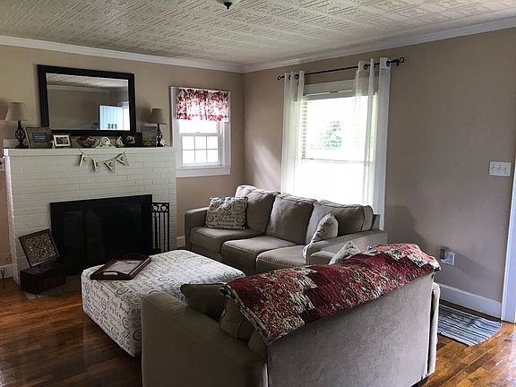 3rd image of 310 Wilson Ave