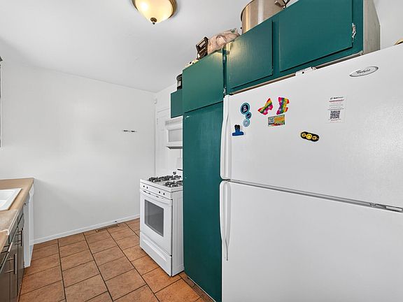 5th image of 4806 Fremont Ave N