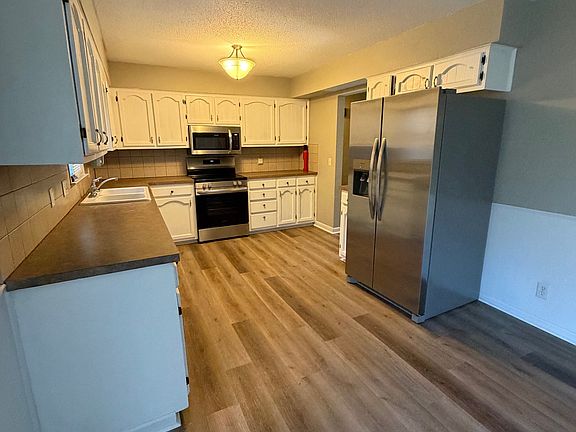 5th image of 1428 Grandview Dr