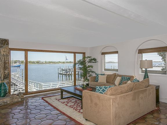 3rd image of 1730 Bay Blvd