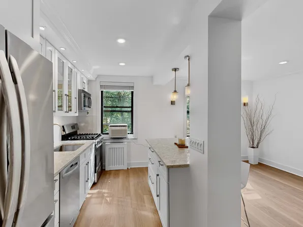 52-21 39th Road image 6 of 18