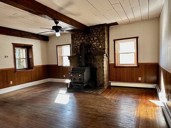 5th image of 563 Old Indian Rd
