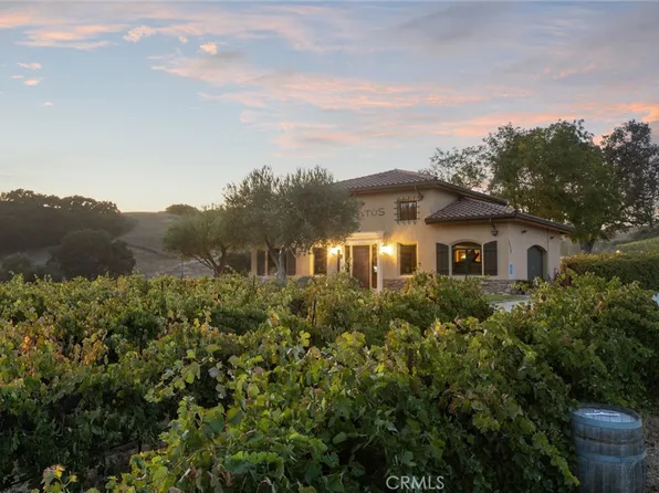 3000 Oakdale Rd, Paso Robles, CA 93446
