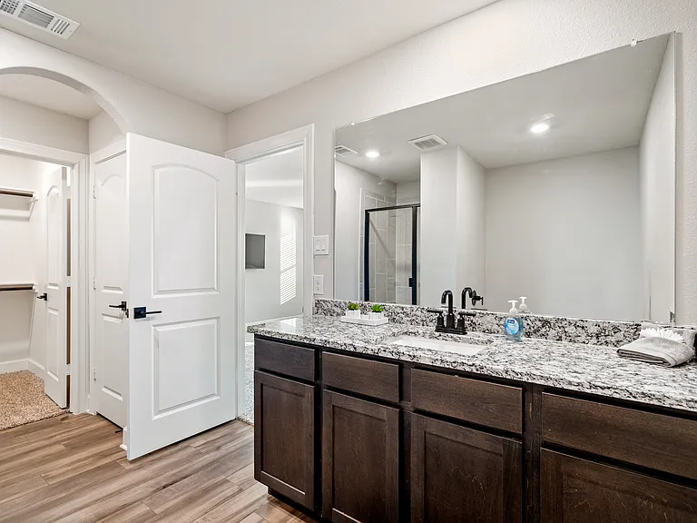 7640 Noble Oaks Dr — Photo 16