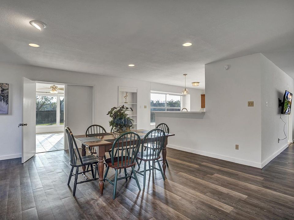1st image of 905 Parkview Dr #18106583
