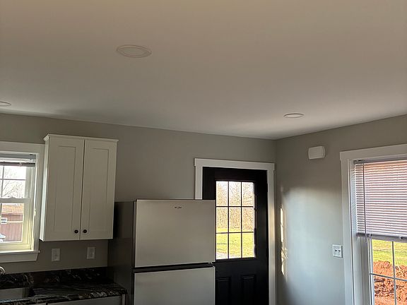 3rd image of 115 Sandy Hill Rd Floor 1