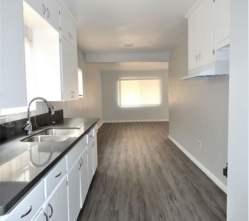 1st image of 20519 Kenwood Ave