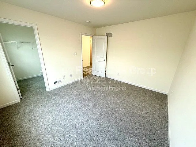 713 Crested Point Dr — Photo 15