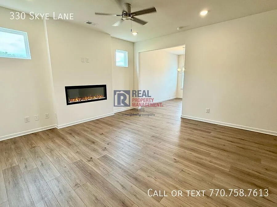Beautiful New Townhome Close to Everything - $500 Off 1 Month Rent — Photo 4