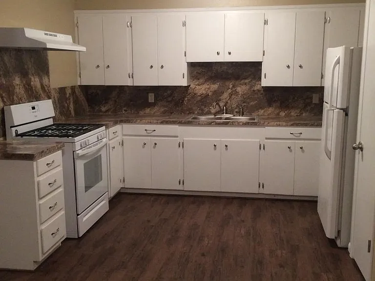 221 Mitchell St — Photo 10