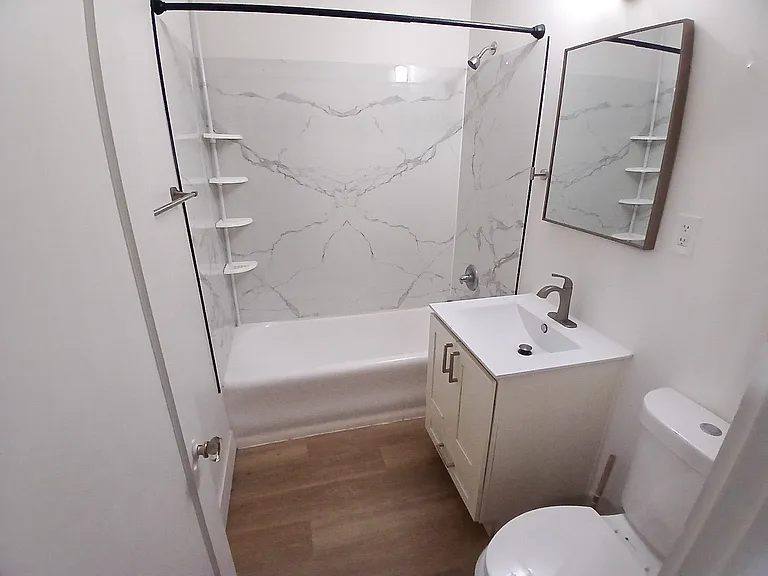 Brentwood Apartments — Photo 11