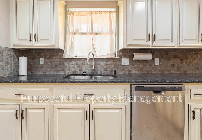 9204 Aaron Dr — Photo 15