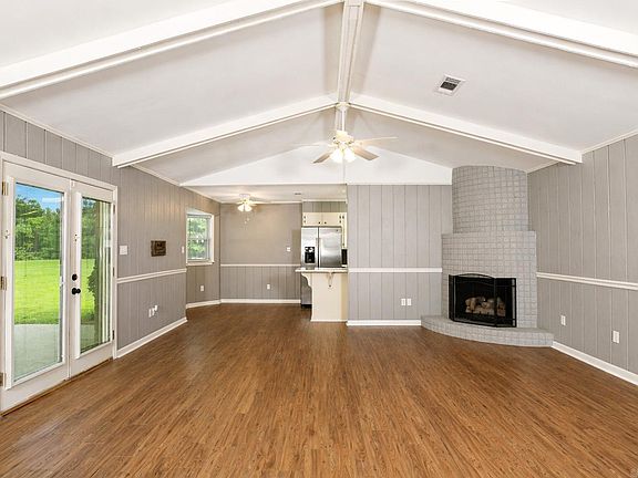 2nd image of 410 Rolling Hills Dr