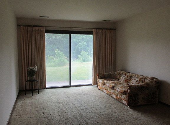 2nd image of 2S409 Emerald Green Dr Unit B