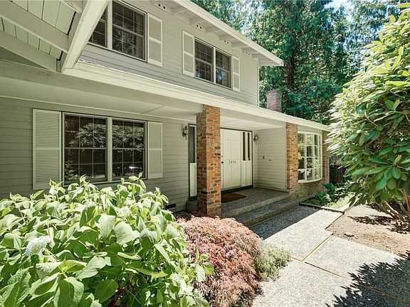 3rd image of 2814 Sahalee Dr E