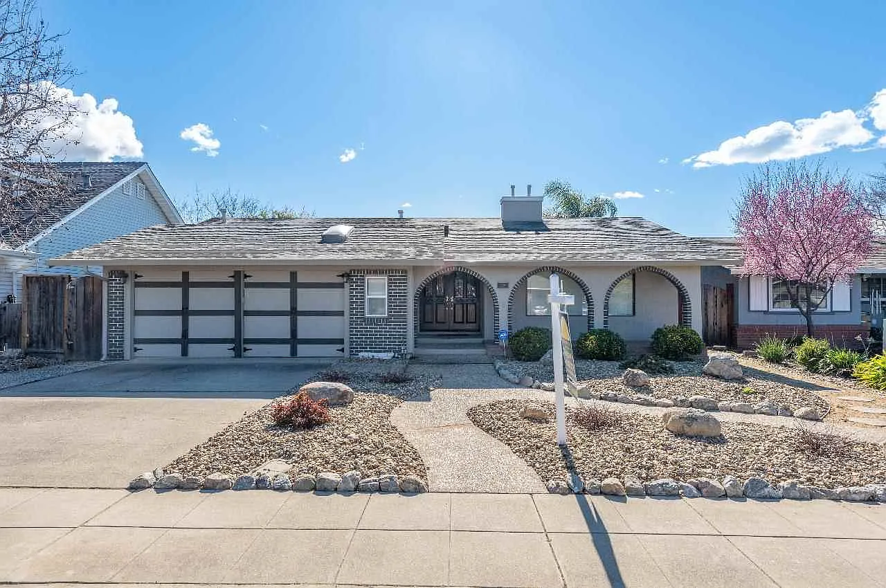759 Catalina Dr photo 1