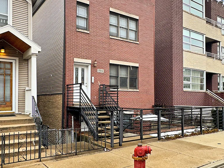 1504 W Augusta Blvd #1 — Photo 3